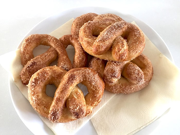 Gluten-free soft pretzels - Karlijnskitchen.com