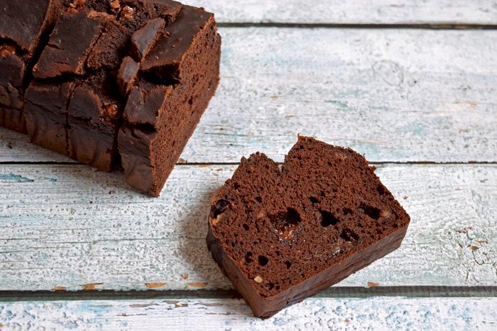 Healthy chocolate cake with plantain flour - Karlijnskitchen.com