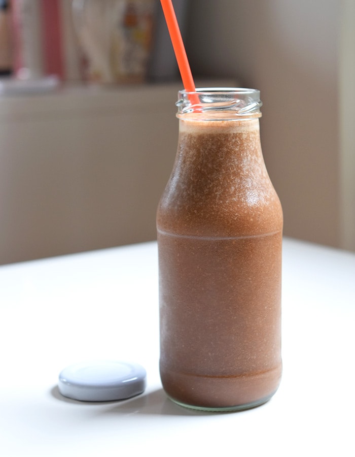 A low FODMAP chocolate coffee smoothie in a bottle