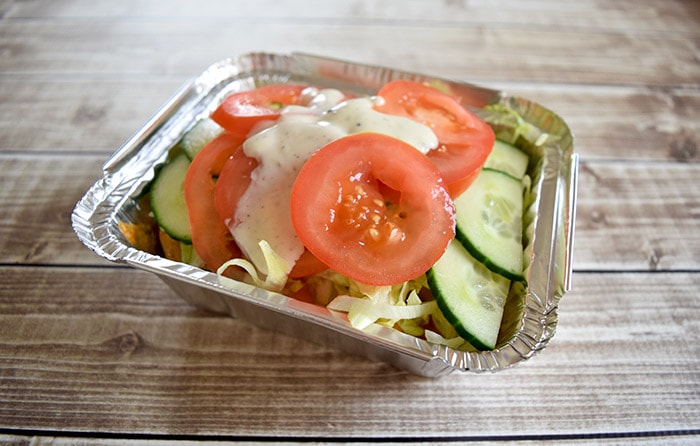 Low FODMAP kapsalon: döner with salad, fries and melted cheese