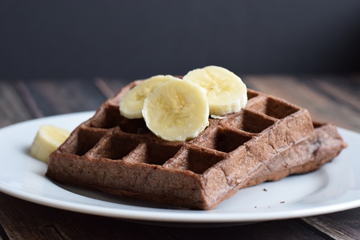 chocolate peanut butter waffles - karlijnskitchen.com
