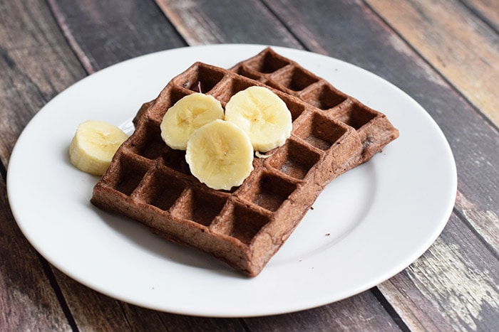 chocolate peanut butter waffles - karlijnskitchen.com
