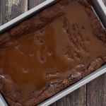 low fodmap vegan brownies met gezouten karamelsaus - karlijnskitchen.com