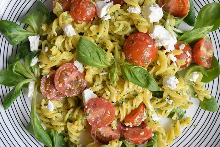 low fodmap pasta pesto salad - karlijnskitchen.com
