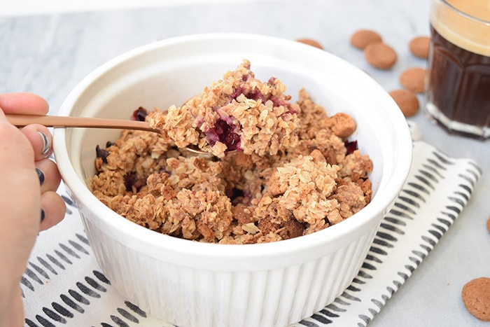 Healthy low FODMAP crumble with red fruits