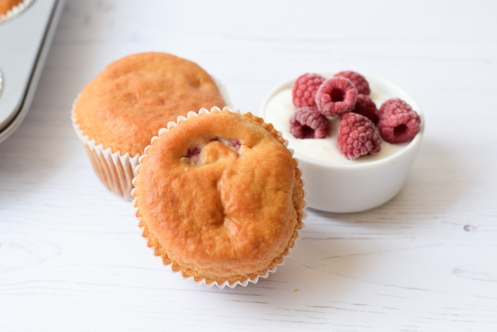 healthy low FODMAP muffins with raspberries