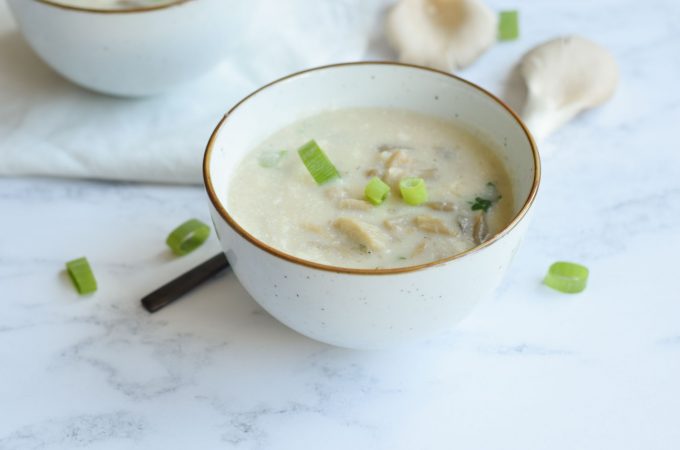 Low FODMAP creamy mushroom soup in a bowl