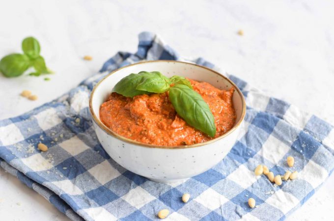 Low FODMAP red pesto in a bowl