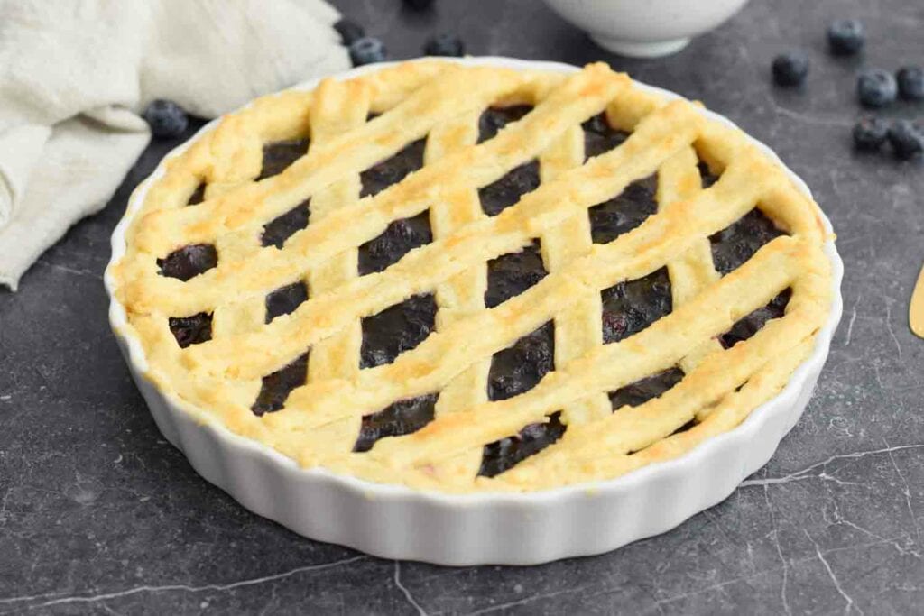 A low FODMAP blueberry pie