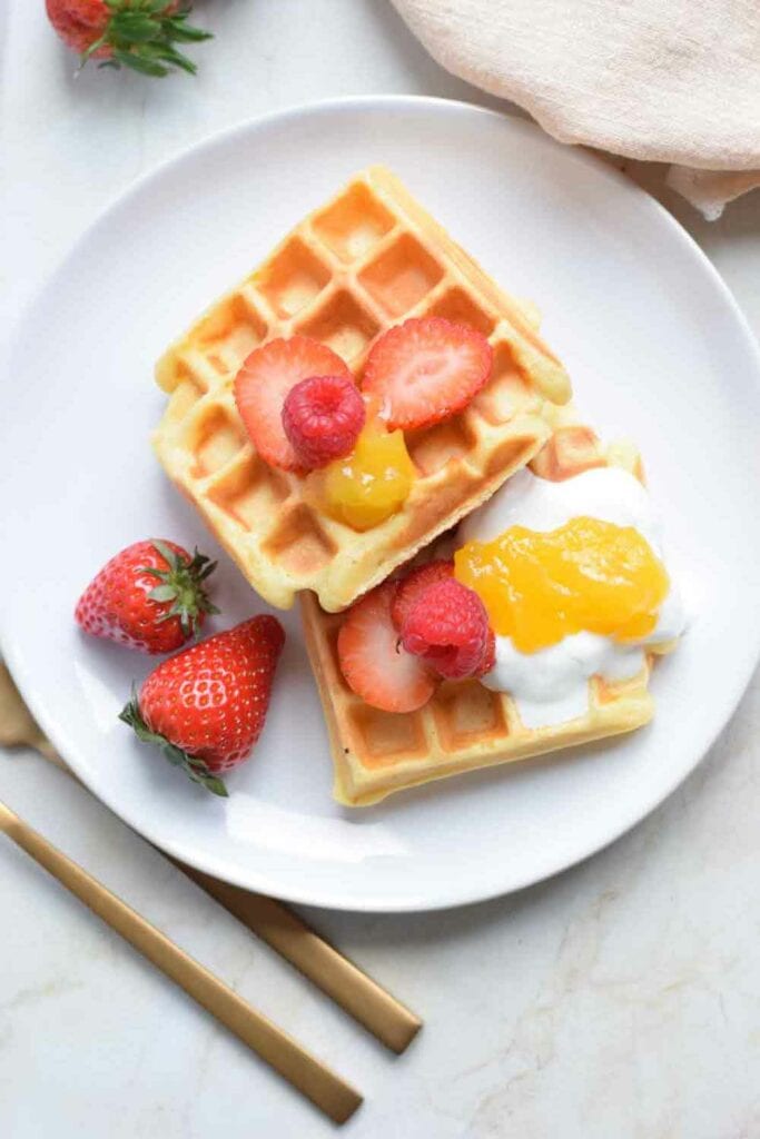 Low FODMAP waffles with lemon curd and fruit